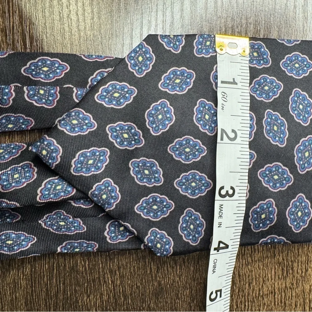 Oscar De La Renta Mens Silk 4